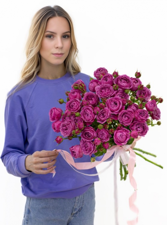 Букет из 7 фиолетовых кустовых роз